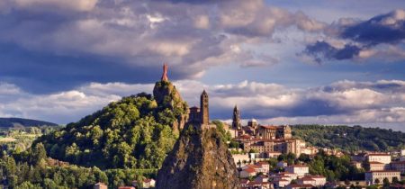 Groups: stay on the Way of Saint James, from Puy-en-Velay to Roncesvalles
