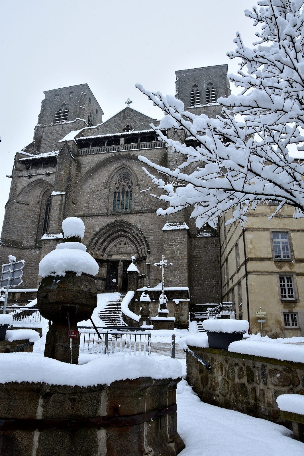 Visite guidée de l’Abbaye de La Chaise-Dieu: Marché de Noël